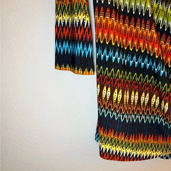 American City Wear Multicolor Geometric Top - Picture 4 of 7